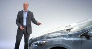 Volvo V40 airbag peatonal